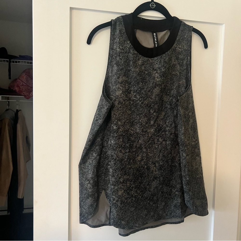 NWOT ATHLETA Black and Gray Women's Top